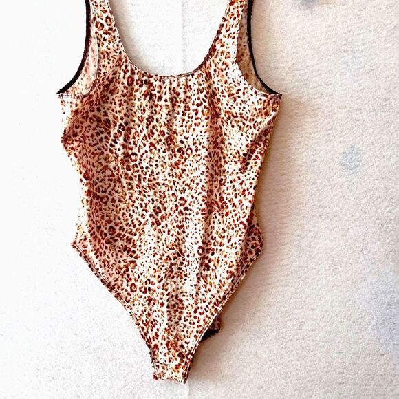 Old Navy Leopard Print Woman's One-Piece bodysuit Y2K doll core size M - Picture 1 of 7